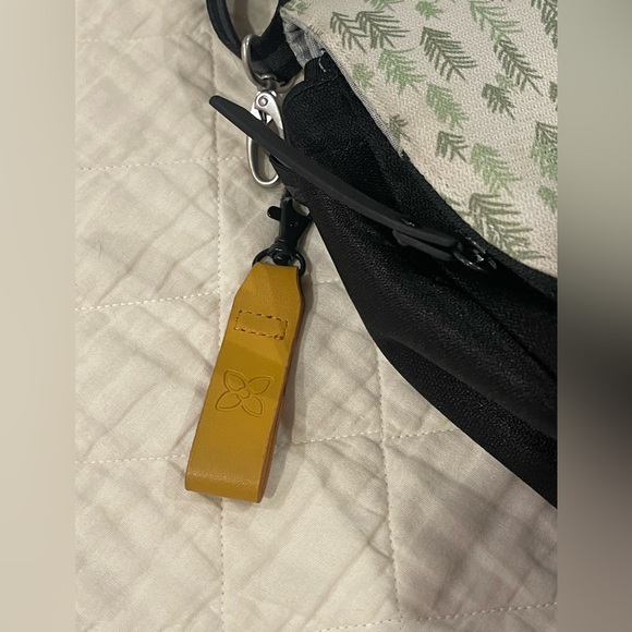 Sherpani Milli - RFID travel crossbody bag - Picture 7 of 10